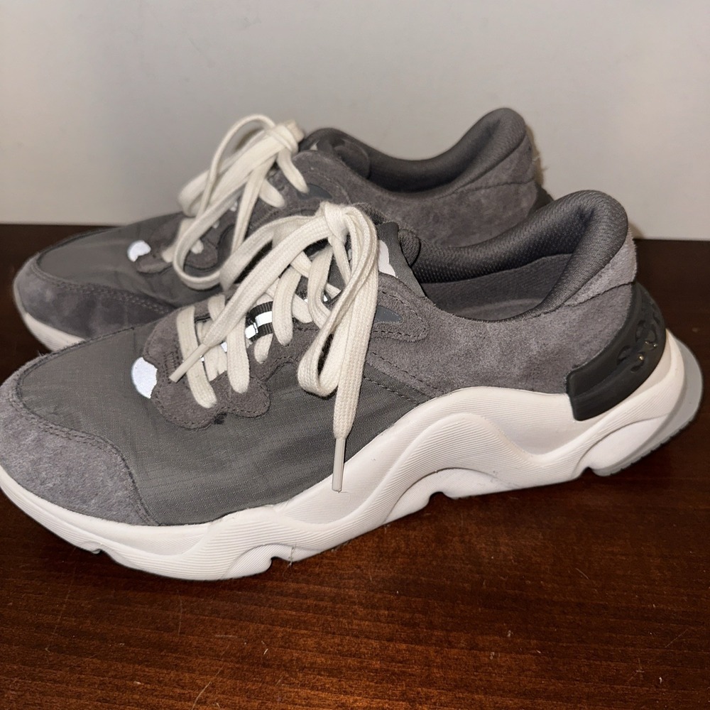 Sorel Women's Kinetic RNEGD Lace Storm Sneaker— Waterproof Suede.‎ Gray Size 8